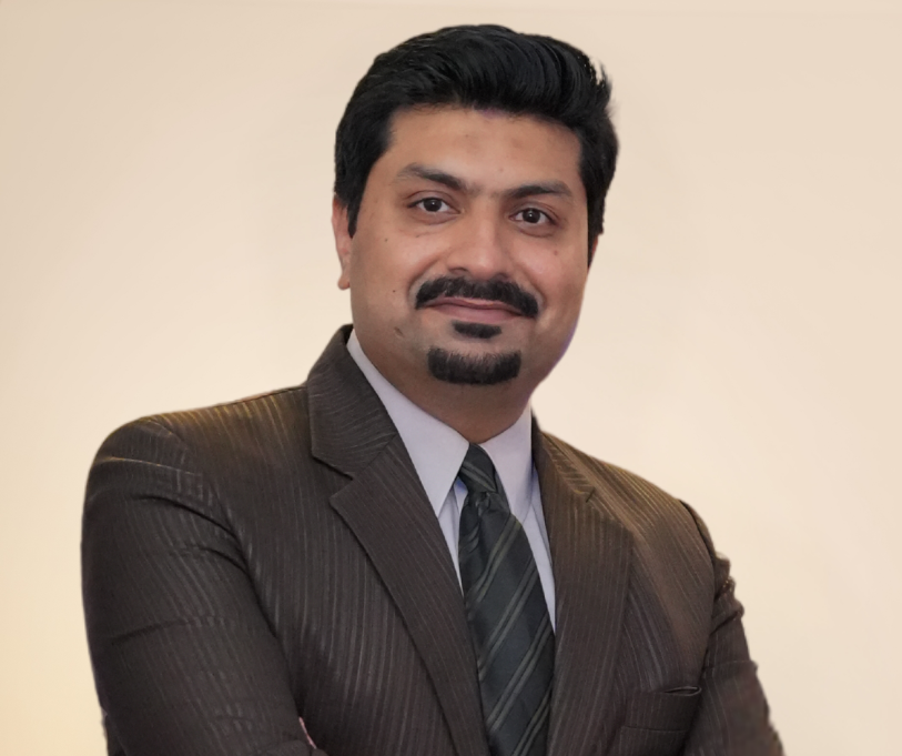 A professional from Solution Founder, showcasing the company's expertise in the transport and logistics sector