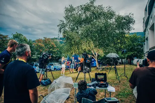 Smart customer profiling and credit management supporting media sales decisions at VAR