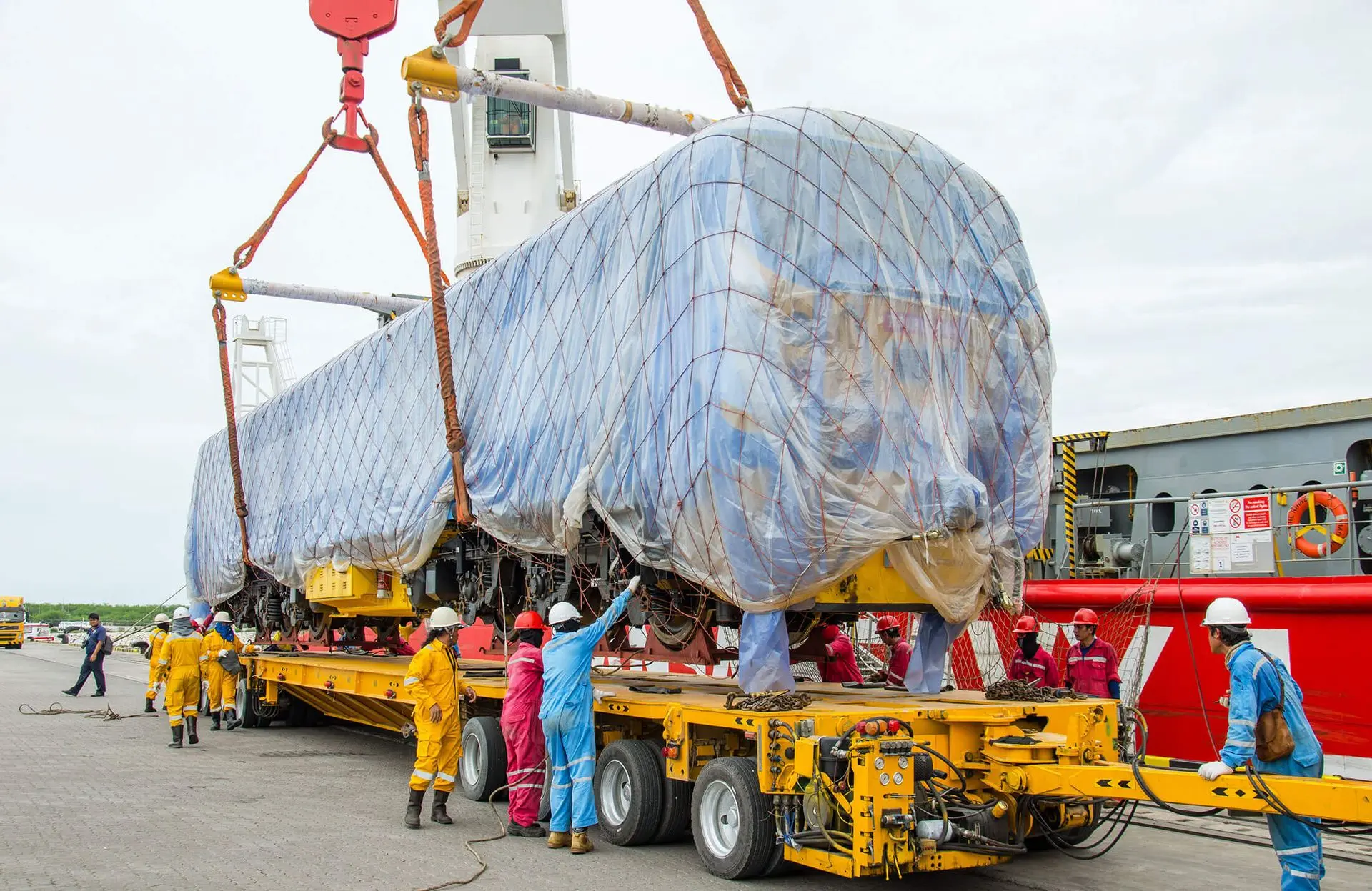 Cargo loading operation for stock reservation